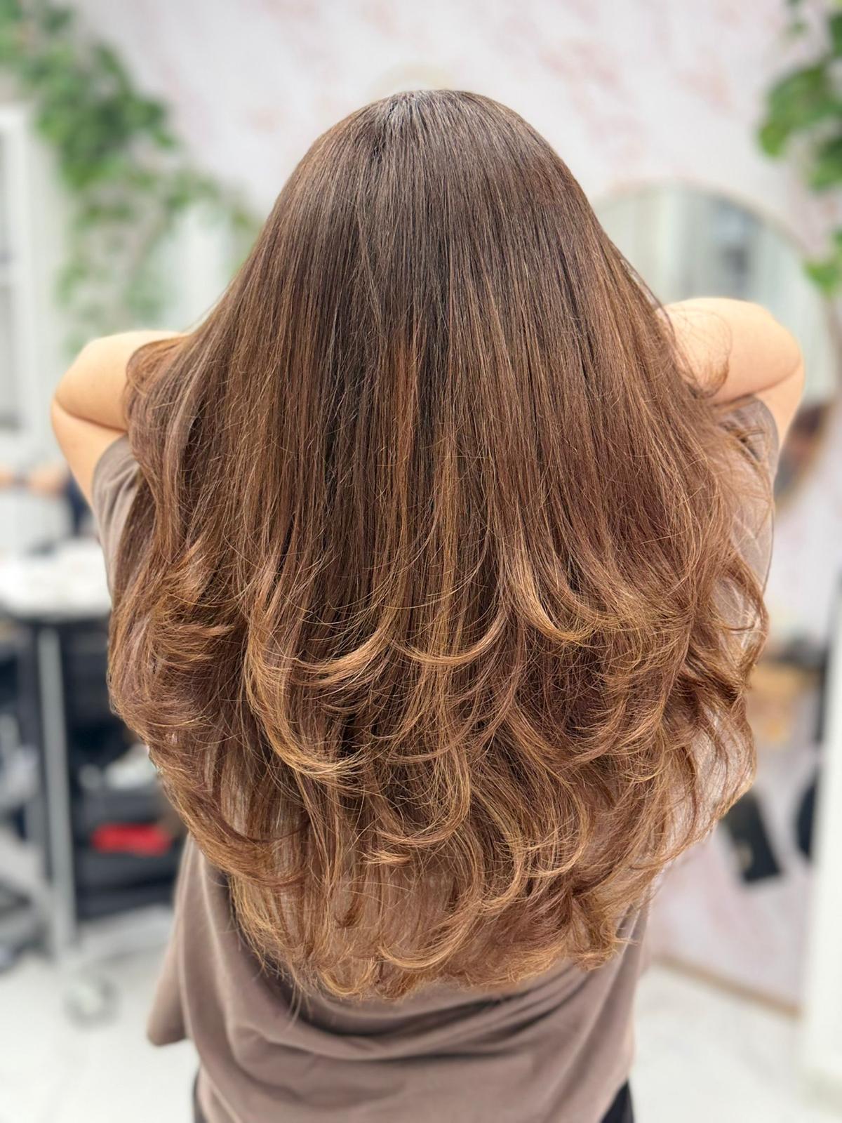 Warm chestnut with caramel ends